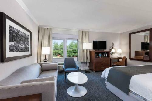 Wyndham Hamilton Park Hotel & Conference Center