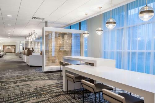 Wyndham Hamilton Park Hotel & Conference Center