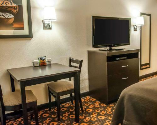 Hotel Econo Lodge Inn & Suites Santa Fe