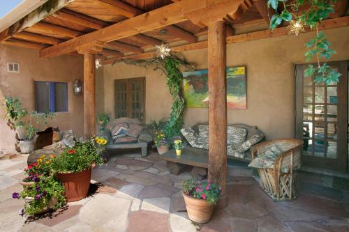 Hacienda Nicholas Bed & Breakfast
