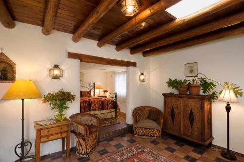 Hacienda Nicholas Bed & Breakfast