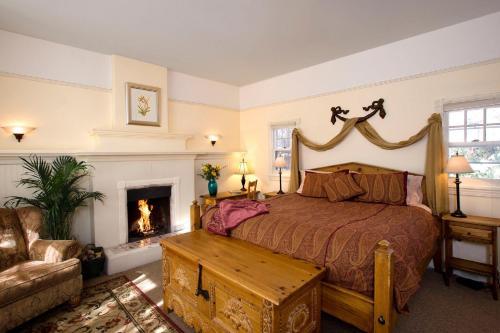 Hacienda Nicholas Bed & Breakfast
