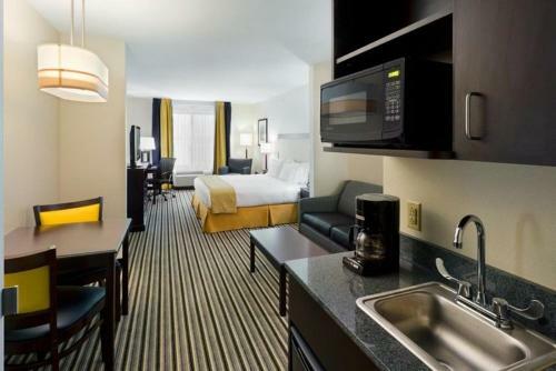 Hotel Holiday Inn Express And Suites Batavia