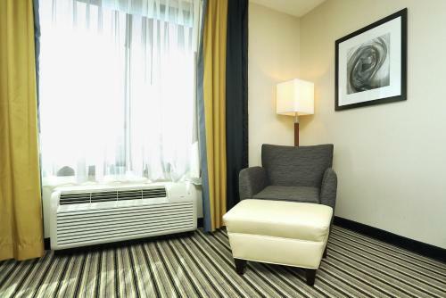 Hotel Holiday Inn Express And Suites Batavia