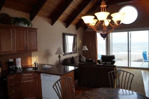 Hotel Royal Atlantic Beach Resort