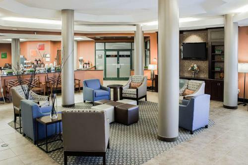 Hotel Comfort Suites Raleigh Durham Airport/rtp