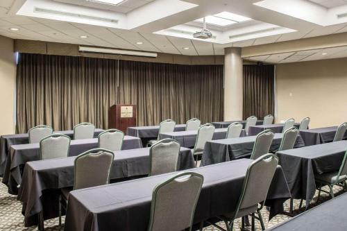 Hotel Comfort Suites Raleigh Durham Airport/rtp
