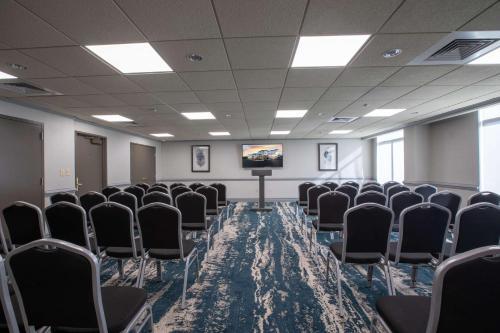 Hotel Wingate By Wyndham Concord Mills