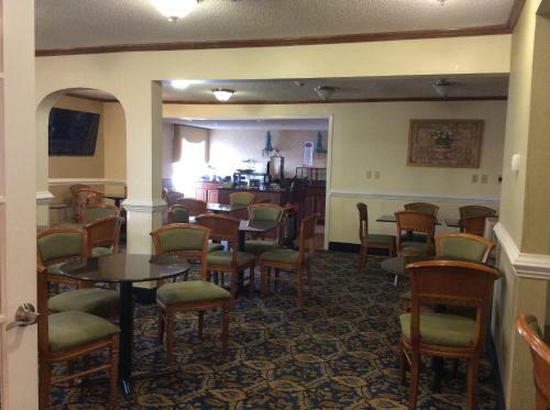 Hotel Baymont Inn & Suites - Greensboro