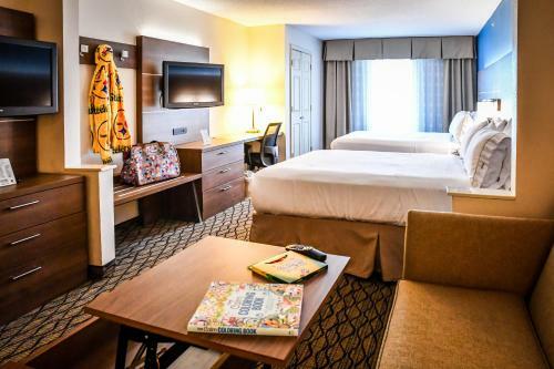 Holiday Inn Express Hotel & Suites - Concord