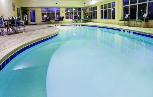 Holiday Inn Express Hotel & Suites - Concord