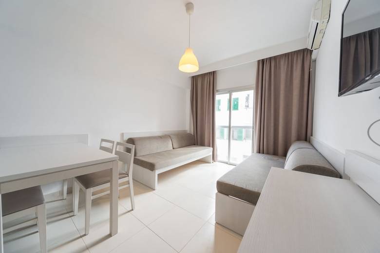 Apartamentos Embat