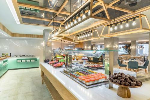 Hotel Barcel� Ponent Beach