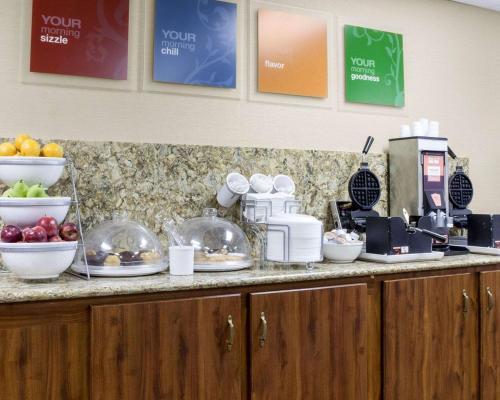 Hotel Comfort Suites Bismarck