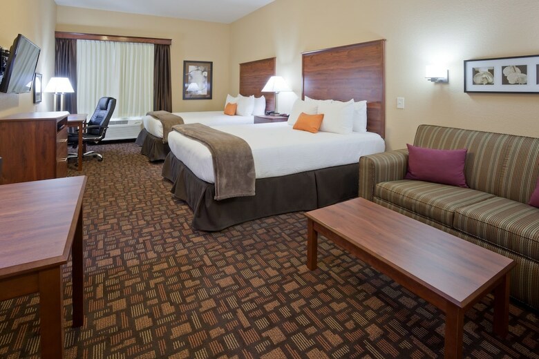 Hotel Expressway Suites Of Grand Forks