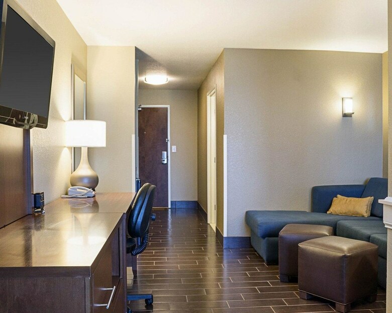 Hotel Comfort Suites Minot