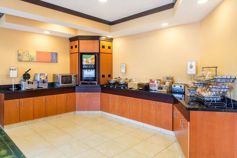 Hotel Fairfield Inn & Suites Canton