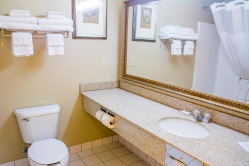 Hotel Country Inn & Suites Marion