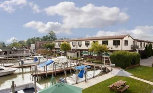Motel Americas Best Value Inn Port Clinton