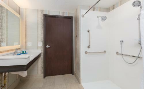 Holiday Inn Express Hotel & Suites Eugene Downtown - University