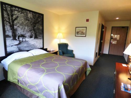 Hotel Super 8 By Wyndham Burnham/lewistown