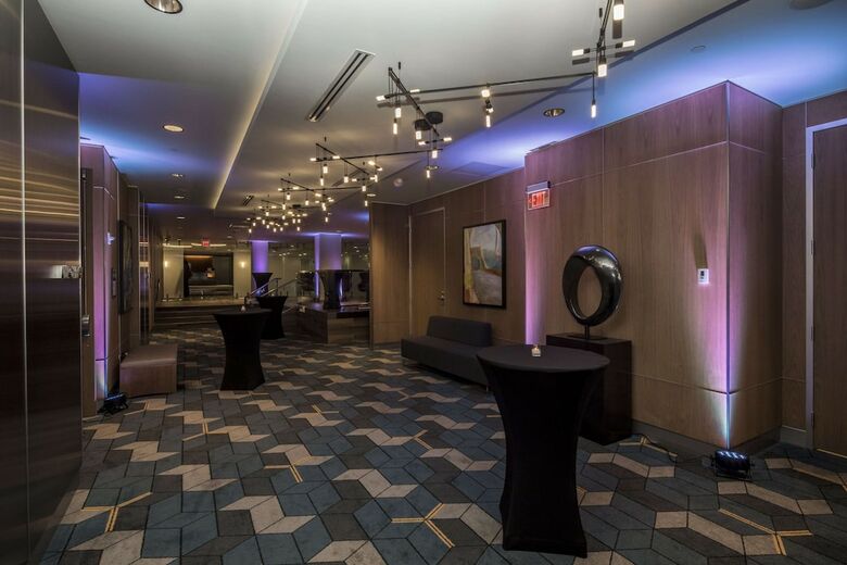 Doubletree By Hilton Hotel & Suites Pittsburgh Downtown