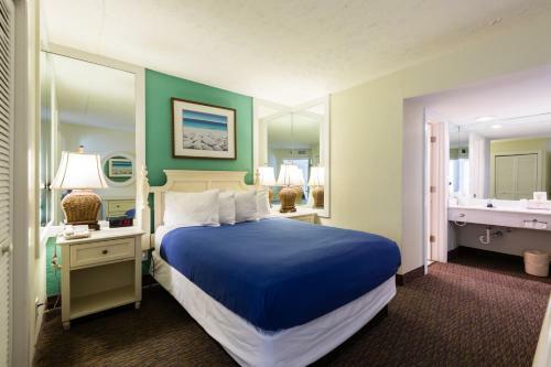 Hotel Schooner Beach And Racquet Club