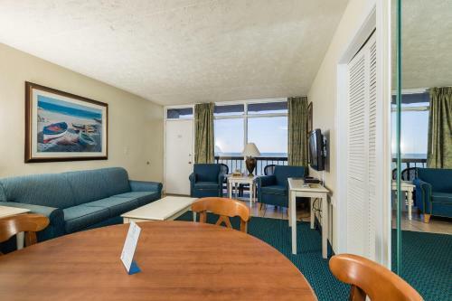 Hotel Schooner Beach And Racquet Club