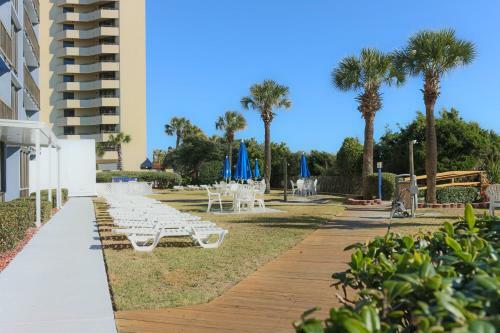 Hotel Schooner Beach And Racquet Club