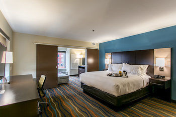 Holiday Inn Hotel & Suites Chattanooga