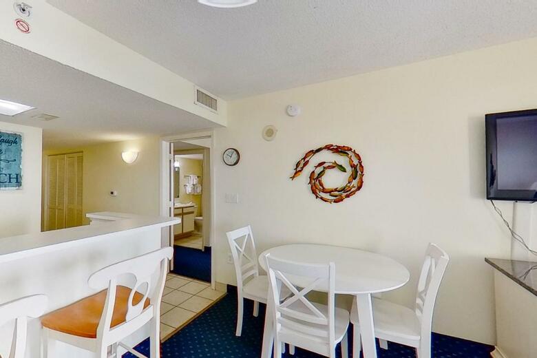 Hotel Bay Watch Resort & Conference Center