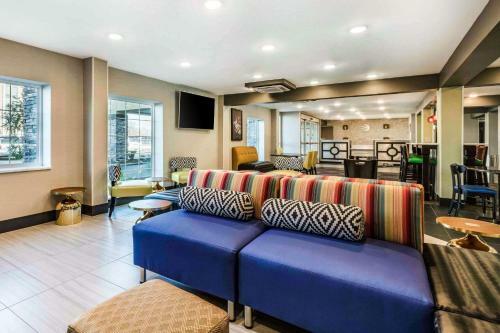 Hotel Country Hearth Inn & Suites