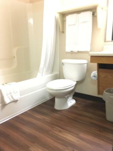 Hotel Inland Suites Lamar