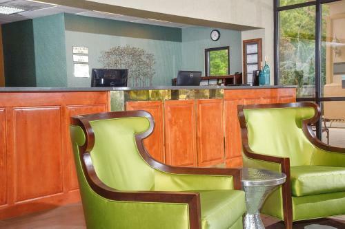 Hotel Pigeon River Inn