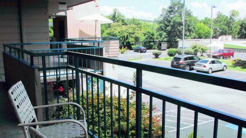 Arbors At Island Landing Hotel & Suites