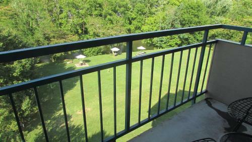 Arbors At Island Landing Hotel & Suites