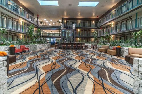 Hotel Fifth Season Inn & Suites
