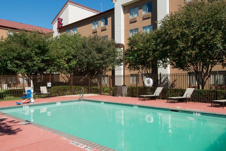 Hotel Red Roof Plus Austin South