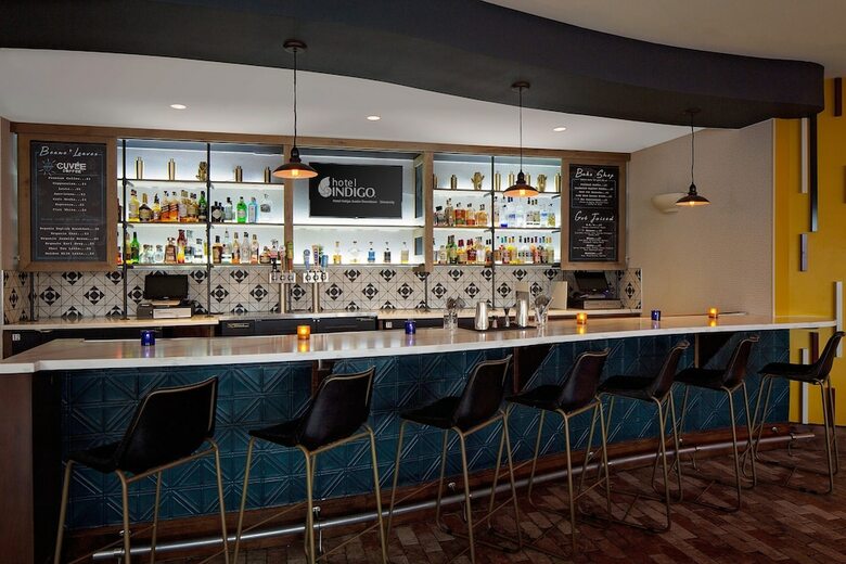 Holiday Inn Express Hotel & Suites Austin Downtown