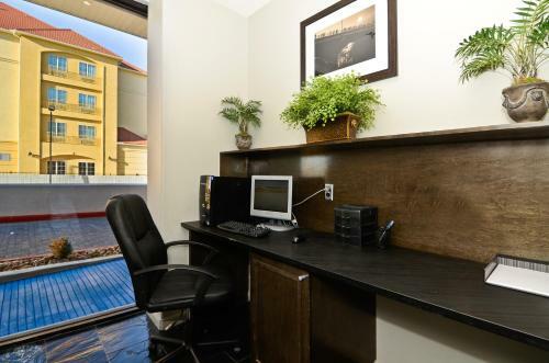 Hotel Baymont By Wyndham Columbus