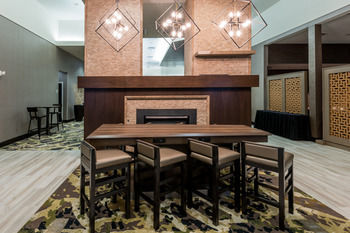 Holiday Inn Hotel & Suites Denton University Area
