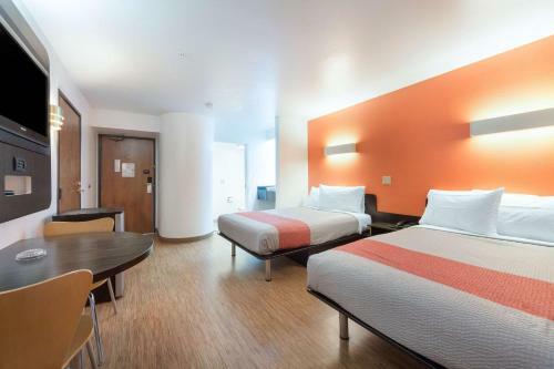 Hotel Motel 6 Dallas Northeast
