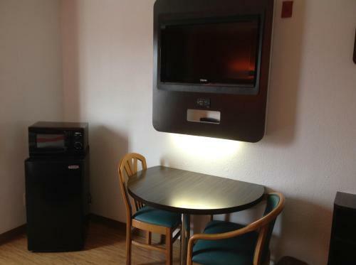 Hotel Motel 6 Dallas Northeast