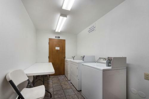 Hotel Motel 6 Dallas Northeast