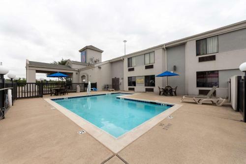 Hotel Motel 6 Dallas Northeast