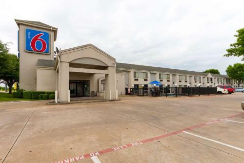 Hotel Motel 6 Dallas Northeast