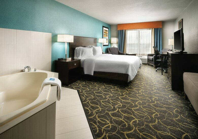 Holiday Inn Express Hotel And Suites Dfw-grapevine