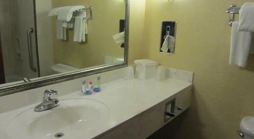 Hotel Amerik Suites Laredo At Mall Del Norte