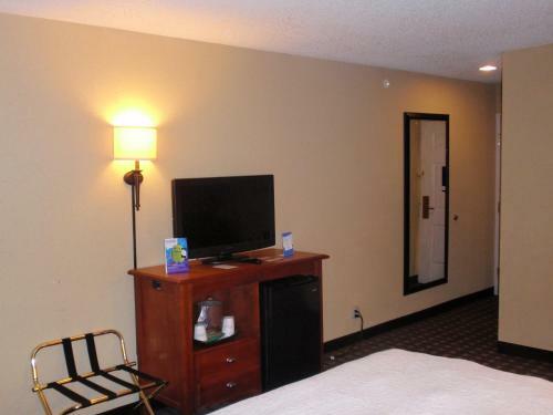 Hotel Baymont By Wyndham Lewisville
