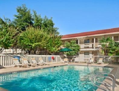 Motel Baymont Inn And Suites Longview